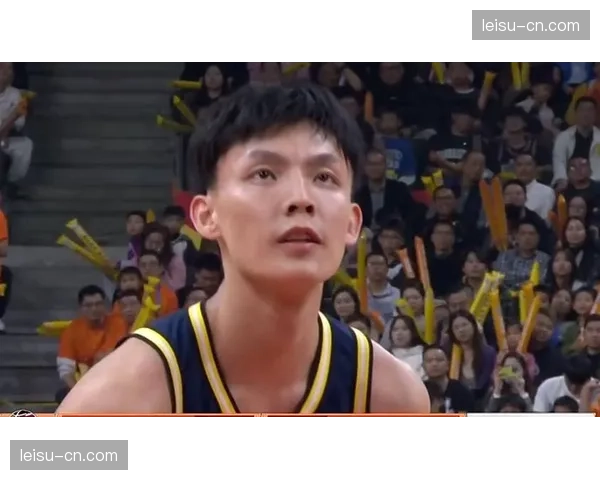 徐杰麦考尔搭档后场,广东双控卫体系重新激活